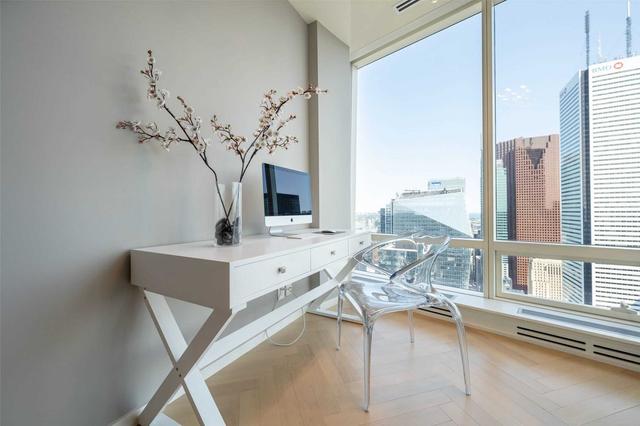 5408 - 180 University Ave, Condo with 2 bedrooms, 3 bathrooms and 2 parking in Toronto ON | Image 9