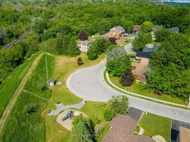 600 Rankin Cres, House detached with 4 bedrooms, 3 bathrooms and 6 parking in Kingston ON | Image 8
