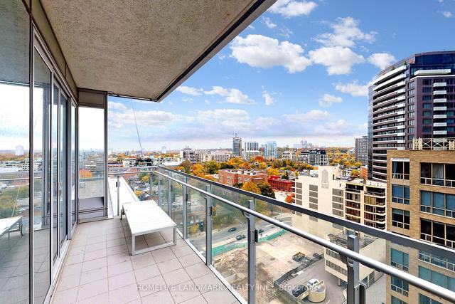 1401 - 55 Scollard St, Condo with 2 bedrooms, 3 bathrooms and 1 parking in Toronto ON | Image 14