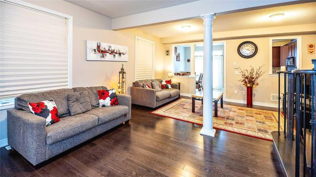 40 Vanderpool Cres, House semidetached with 3 bedrooms, 4 bathrooms and 2 parking in Brampton ON | Image 3