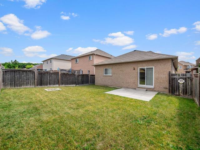 8 Versailles Cres, House detached with 2 bedrooms, 3 bathrooms and 4 parking in Barrie ON | Image 28