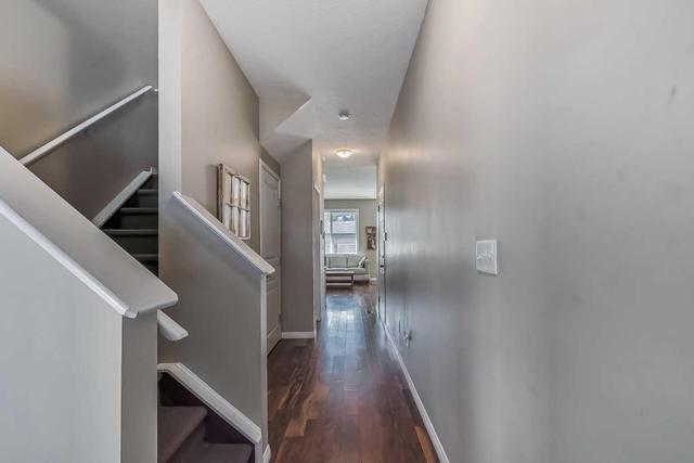 10 Everridge Gardens Sw, Home with 2 bedrooms, 2 bathrooms and 2 parking in Calgary AB | Image 4