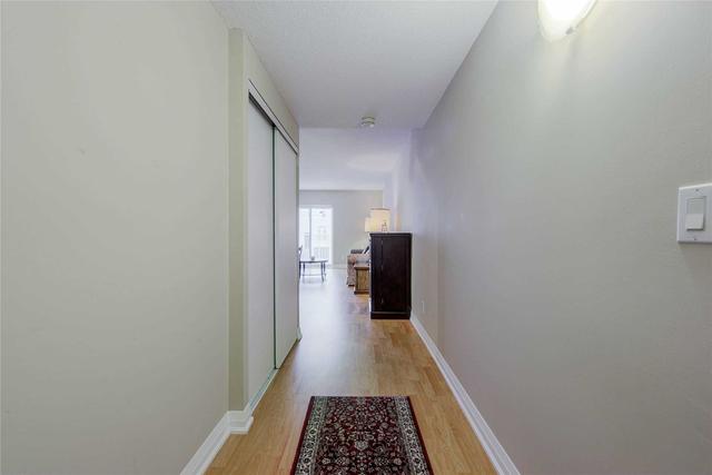 203 - 35 Hunt Ave, Condo with 2 bedrooms, 2 bathrooms and 1 parking in Richmond Hill ON | Image 13