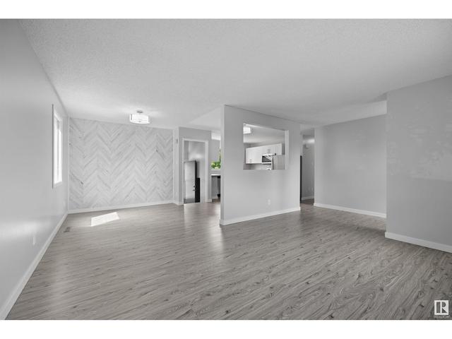 8330 164 St Nw, House detached with 5 bedrooms, 2 bathrooms and 4 parking in Edmonton AB | Image 6