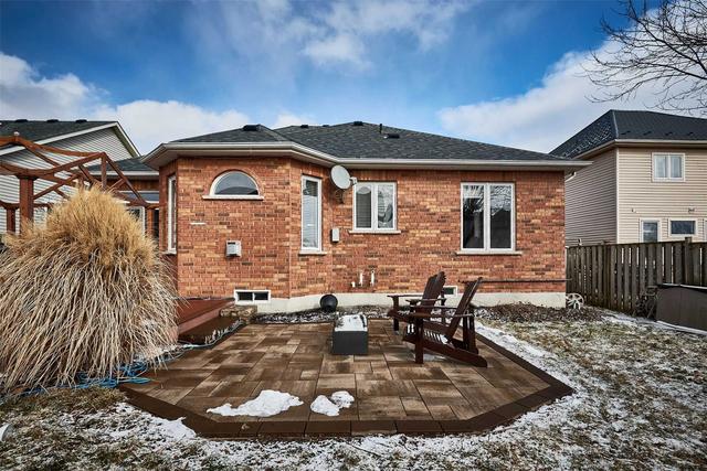 10 Seaboard Gate, House detached with 2 bedrooms, 3 bathrooms and 4 parking in Whitby ON | Image 28