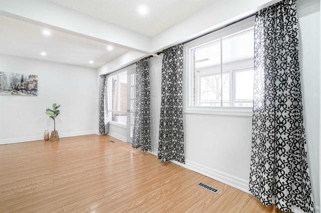 10 - 7450 Darcel Ave, Townhouse with 3 bedrooms, 3 bathrooms and 3 parking in Mississauga ON | Image 25
