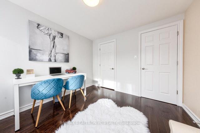 68 Paul Markway, Townhouse with 3 bedrooms, 2 bathrooms and 2 parking in Toronto ON | Image 5