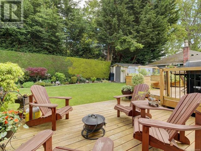 4109 Mercer Pl, House detached with 5 bedrooms, 5 bathrooms and 2 parking in Saanich BC | Image 36