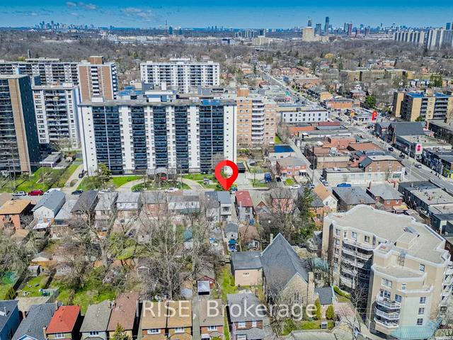 161 Gowan Ave, House semidetached with 3 bedrooms, 3 bathrooms and 2 parking in Toronto ON | Image 33