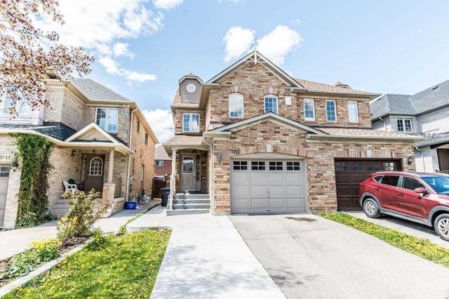 7120 Magistrate Terr, House semidetached with 3 bedrooms, 3 bathrooms and 5 parking in Mississauga ON | Image 1