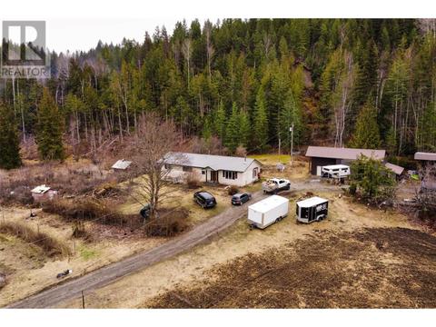 1538 Highway 6, House detached with 3 bedrooms, 1 bathrooms and 14 parking in Lumby BC | Card Image