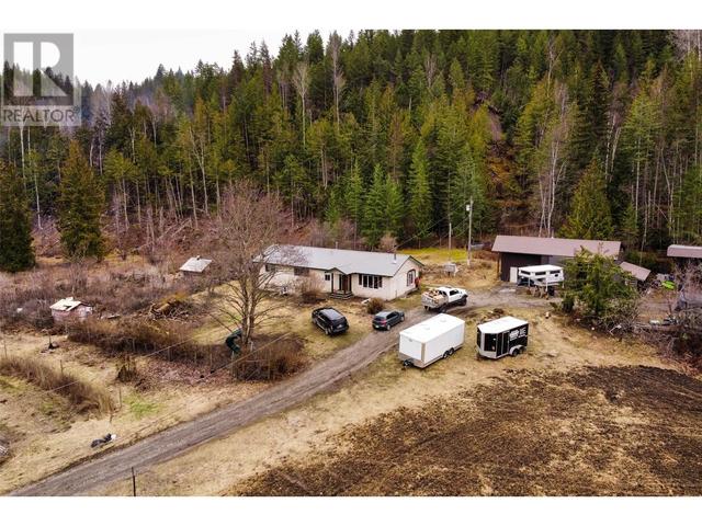 1538 Highway 6, House detached with 3 bedrooms, 1 bathrooms and 14 parking in Lumby BC | Image 1