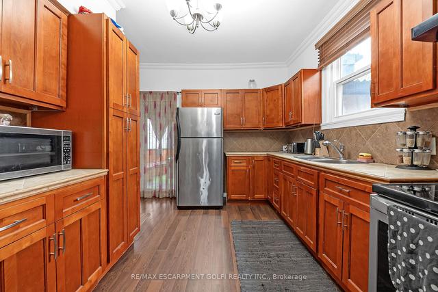 34 Argyle Ave, House detached with 3 bedrooms, 2 bathrooms and 2 parking in Hamilton ON | Image 10