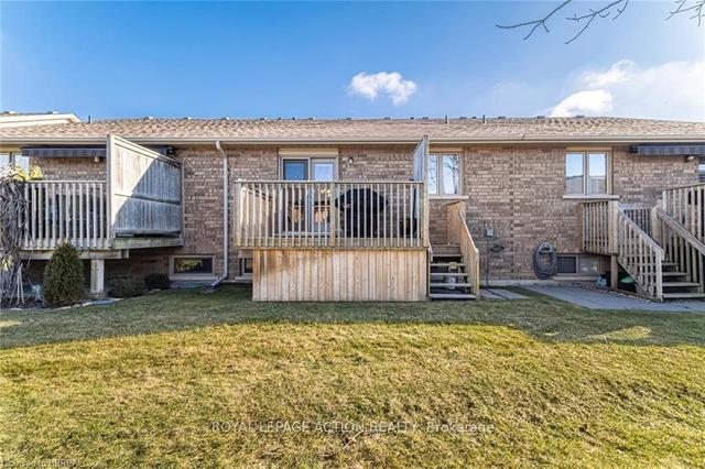 32 - 560 Grey St, Townhouse with 2 bedrooms, 2 bathrooms and 2 parking in Brantford ON | Image 6