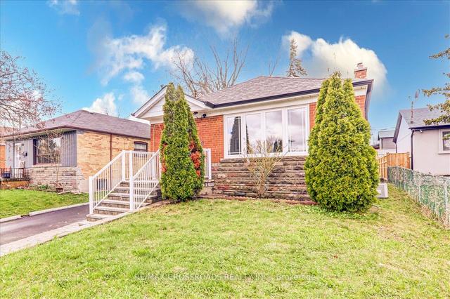 130 Portsdown Rd, House detached with 3 bedrooms, 2 bathrooms and 5 parking in Toronto ON | Image 12