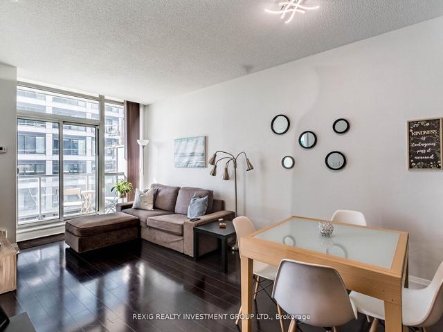 405 - 1185 The Queensway Ave, Condo with 1 bedrooms, 1 bathrooms and 1 parking in Toronto ON | Image 4