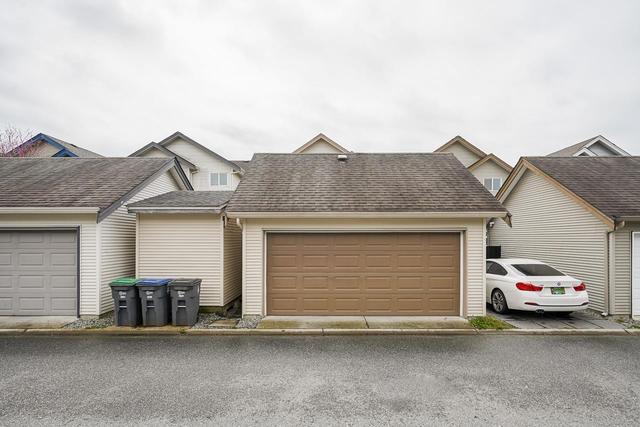 19133 68 Avenue, House detached with 4 bedrooms, 4 bathrooms and 2 parking in Surrey BC | Image 40