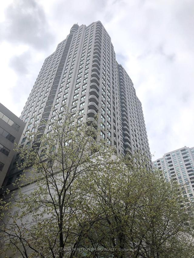1815 - 8 Hillcrest Ave, Condo with 2 bedrooms, 2 bathrooms and 1 parking in Toronto ON | Image 1