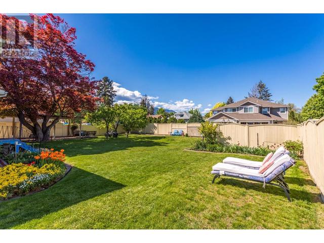 607 Glenwood Avenue, Condo with 3 bedrooms, 2 bathrooms and 2 parking in Kelowna BC | Image 8