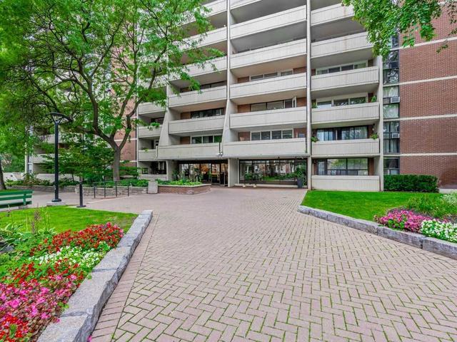 1010 - 40 Homewood Ave, Condo with 1 bedrooms, 1 bathrooms and 1 parking in Toronto ON | Image 11