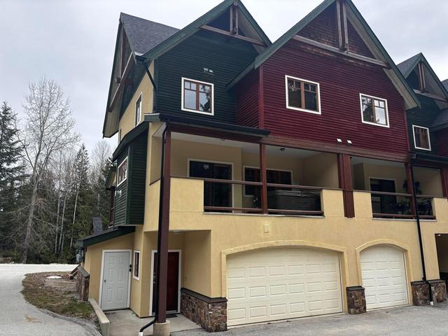 e - 1001 Mountain View Road, House attached with 4 bedrooms, 4 bathrooms and null parking in Rossland BC | Image 1