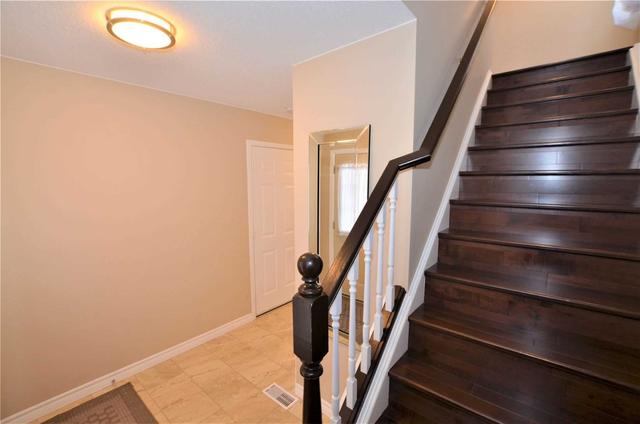 20 Clythe Creek Dr, House detached with 3 bedrooms, 2 bathrooms and 3 parking in Guelph ON | Image 8