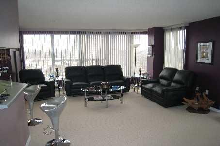 1201 - 1271 Walden Circ, Condo with 2 bedrooms, 2 bathrooms and 1 parking in Mississauga ON | Image 3