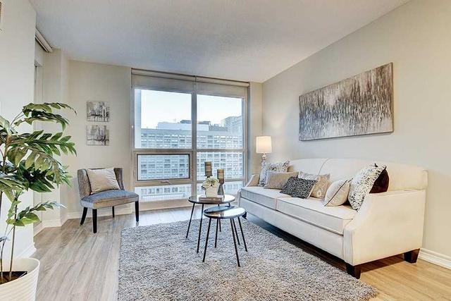 1003 - 763 Bay St, Condo with 1 bedrooms, 2 bathrooms and 1 parking in Toronto ON | Image 3