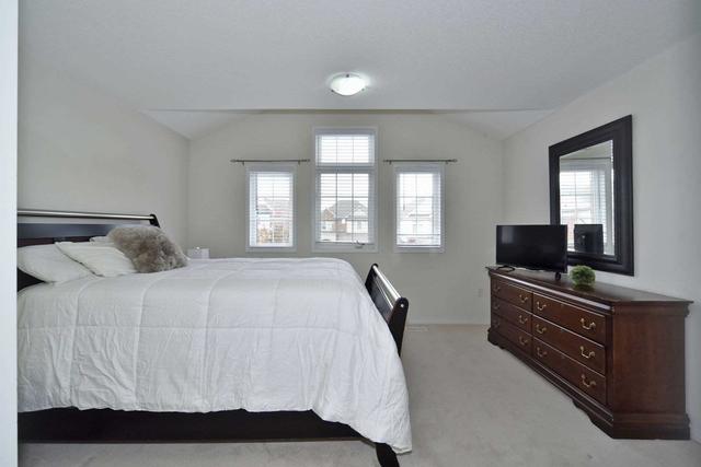1027 Schooling Dr, House detached with 4 bedrooms, 4 bathrooms and 6 parking in Oshawa ON | Image 10