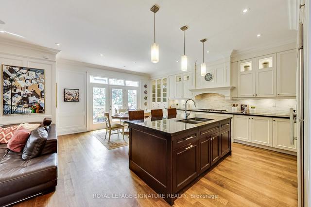 433 Douglas Ave, House detached with 4 bedrooms, 6 bathrooms and 6 parking in Toronto ON | Image 3