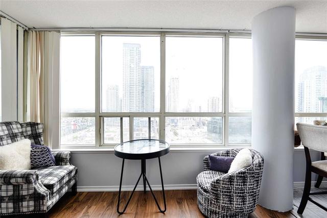 2105 - 400 Webb Dr, Condo with 2 bedrooms, 2 bathrooms and 1 parking in Mississauga ON | Image 5