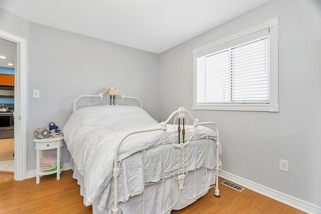 158 Dean Ave, House detached with 3 bedrooms, 3 bathrooms and 4 parking in Barrie ON | Image 3