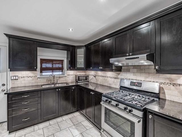 15 Eileen Ave, House detached with 2 bedrooms, 2 bathrooms and 4 parking in Toronto ON | Image 2