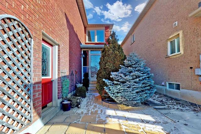 619 Pinder Ave, House semidetached with 3 bedrooms, 3 bathrooms and 3 parking in Newmarket ON | Image 23