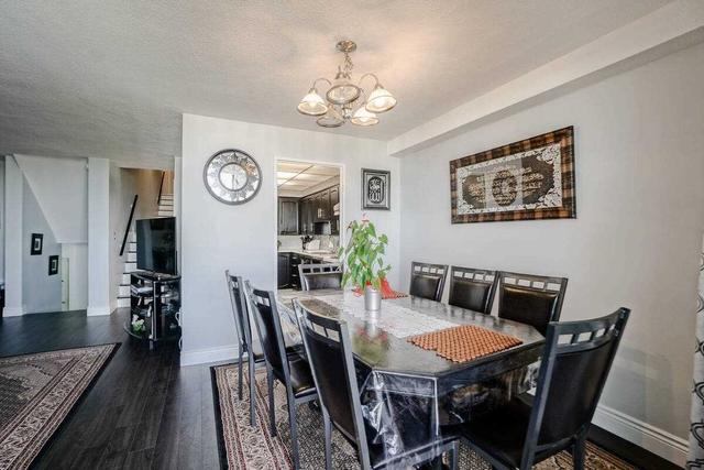 1607 - 11 Wincott Dr, Condo with 3 bedrooms, 2 bathrooms and 1 parking in Toronto ON | Image 4