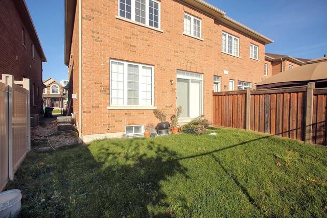 11 Dufay Rd N, House attached with 3 bedrooms, 4 bathrooms and 3 parking in Brampton ON | Image 23