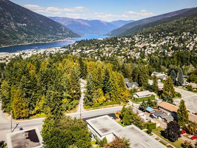 429 Richards Street W, House attached with 3 bedrooms, 2 bathrooms and 1 parking in Nelson BC | Image 14