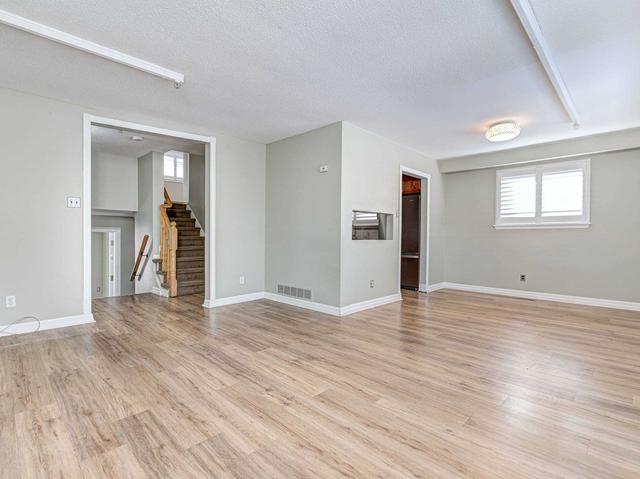 75 Elgin Dr, House detached with 4 bedrooms, 2 bathrooms and 3 parking in Brampton ON | Image 8