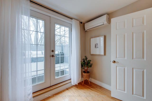 164 Booth Ave, House semidetached with 3 bedrooms, 4 bathrooms and 0 parking in Toronto ON | Image 16