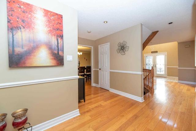 27 Kenpark Ave, House detached with 4 bedrooms, 5 bathrooms and 5 parking in Brampton ON | Image 15