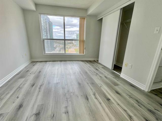1712 - 7 Lorraine Dr, Condo with 3 bedrooms, 2 bathrooms and 1 parking in Toronto ON | Image 5