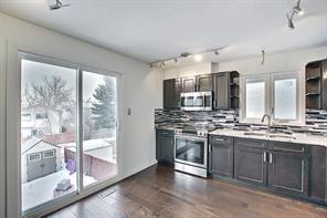 356 Shawcliffe Circle Sw, House detached with 2 bedrooms, 2 bathrooms and 3 parking in Calgary AB | Image 6