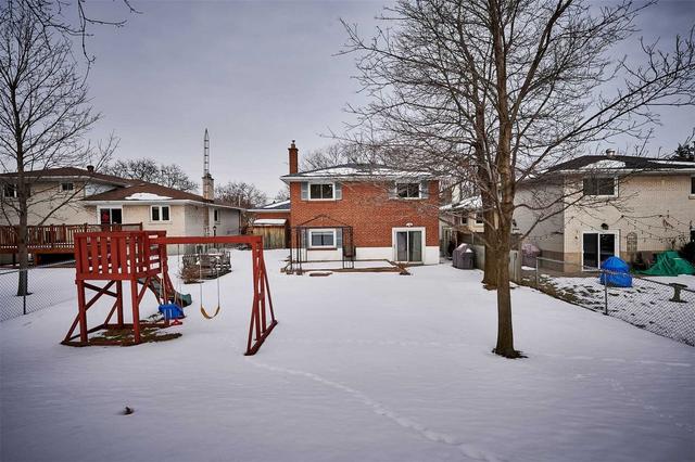 2131 Davebrook Rd, House detached with 4 bedrooms, 2 bathrooms and 3 parking in Mississauga ON | Image 24
