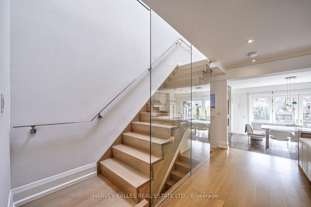 29 Boswell Ave, House semidetached with 3 bedrooms, 4 bathrooms and 3 parking in Toronto ON | Image 9
