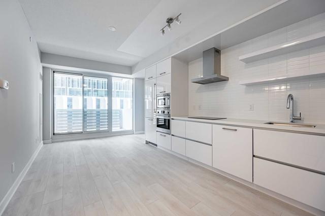 310 - 2221 Yonge St, Condo with 1 bedrooms, 2 bathrooms and 0 parking in Toronto ON | Image 1