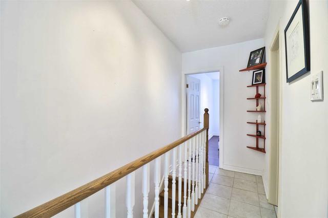 809 Pape Ave, House semidetached with 3 bedrooms, 2 bathrooms and 0 parking in Toronto ON | Image 3