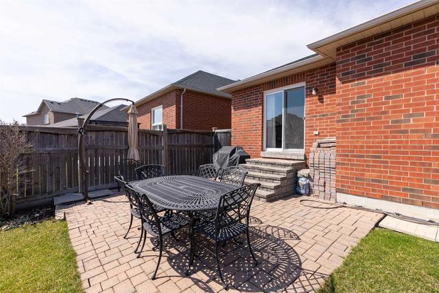 26 Wakem Crt, House detached with 3 bedrooms, 2 bathrooms and 6 parking in Whitby ON | Image 20