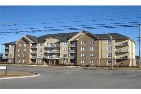 4450 Fairview St, Condo with 1 bedrooms, 1 bathrooms and 1 parking in Burlington ON | Image 1