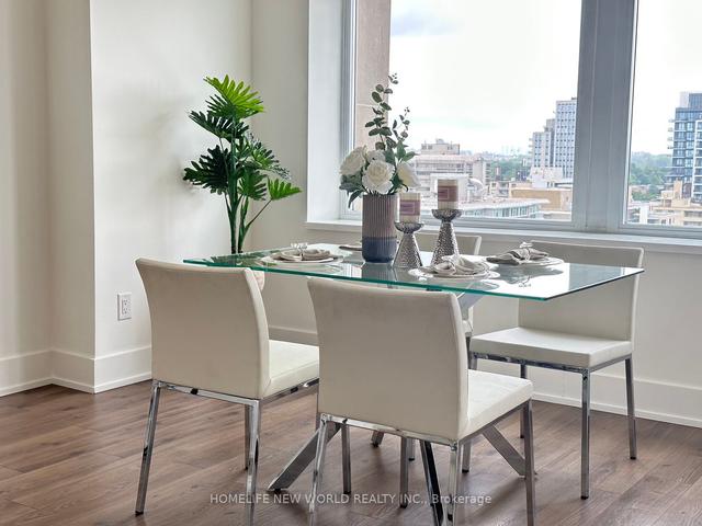 1421 - 111 St Clair Ave W, Condo with 2 bedrooms, 2 bathrooms and 0 parking in Toronto ON | Image 9