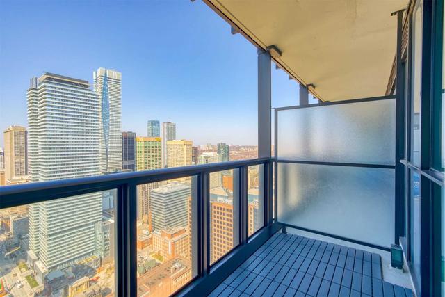 3804 - 101 Charles St E, Condo with 2 bedrooms, 2 bathrooms and 1 parking in Toronto ON | Image 11